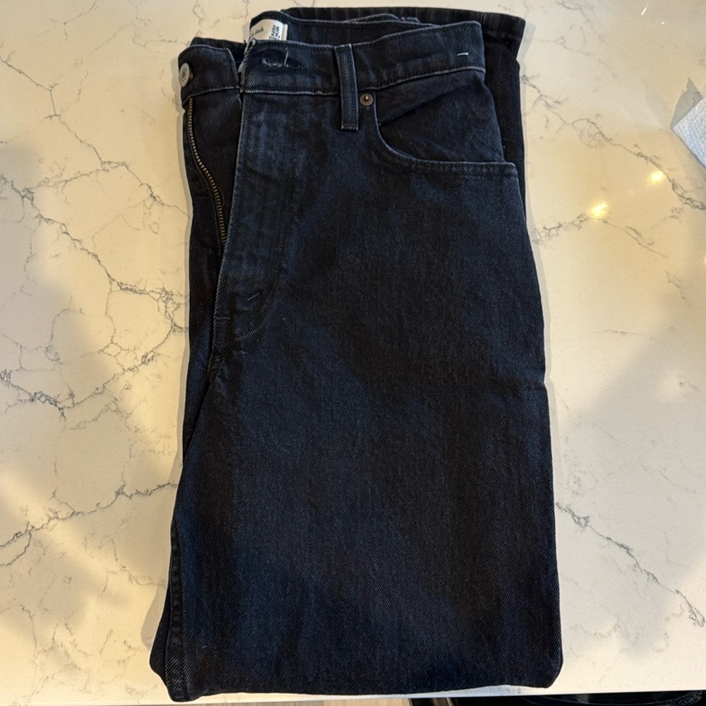 Black Abercrombie & Fitch 90s straight ultra high rise size 26 2x-short